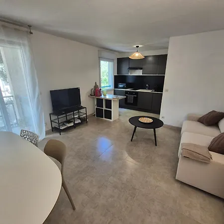 公寓 Full Equipe Quartier Du Golf Vacquerolles 4 Couchages 50m2 尼姆